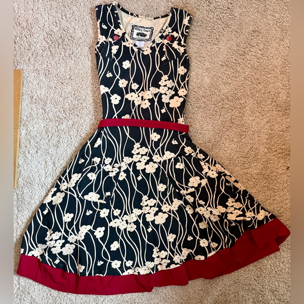 Effie’s Heart Black and White Dress M